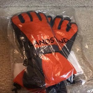 NWT Lands End Glove